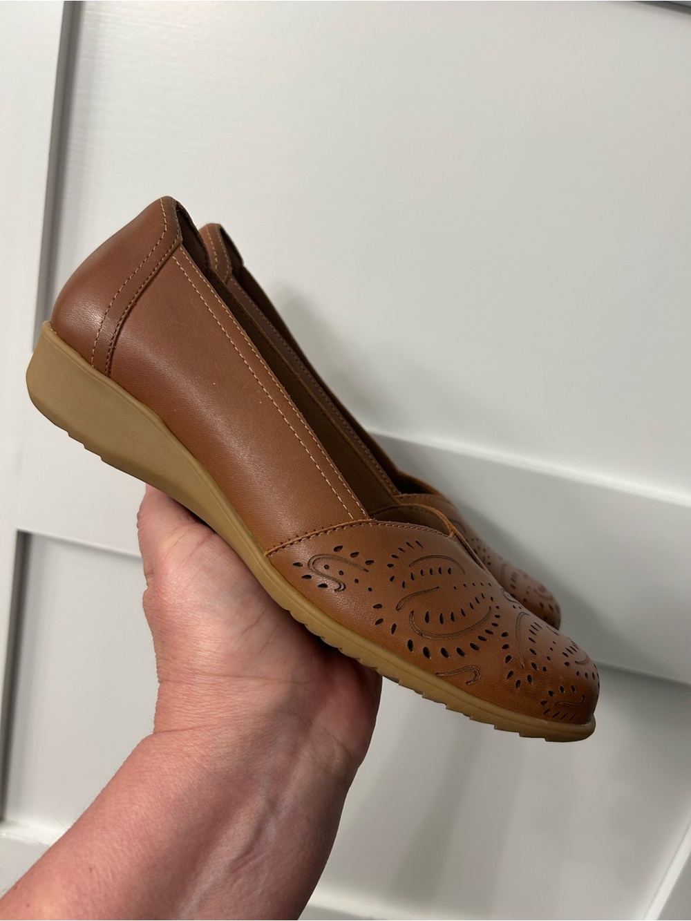 Cobb Hill brown leather perforated loafers Size 6.5 New - Picture 2 of 10